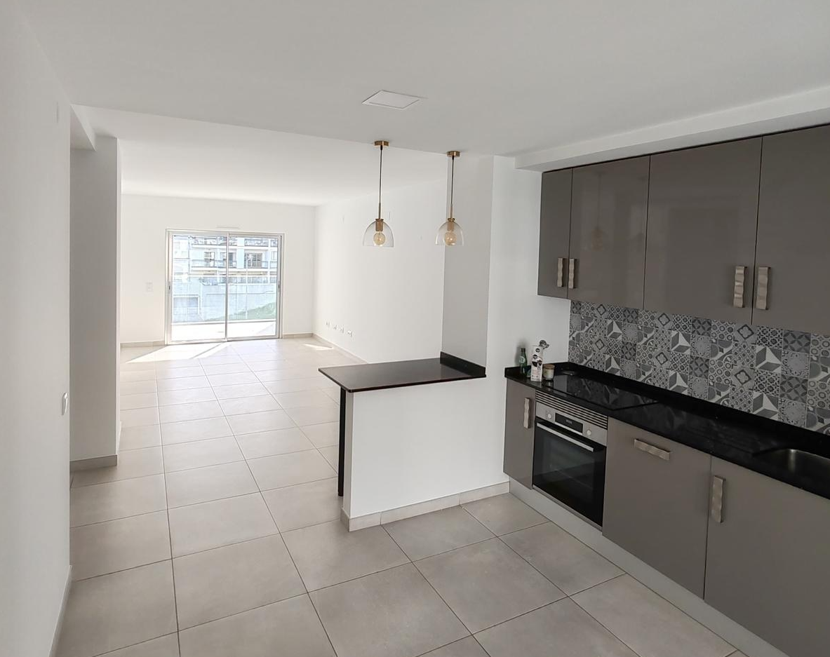 Cozinha remodelada pela RenovAlgarve no Algarve